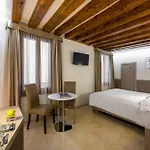 Leone Hotell 3*