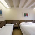 Leone Ξενοδοχείο 3*