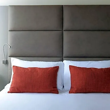 Hotell Leone 3*