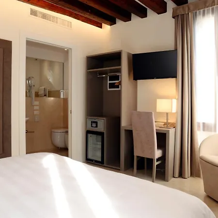 Leone Hotell