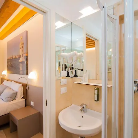 Leone Otel 3*