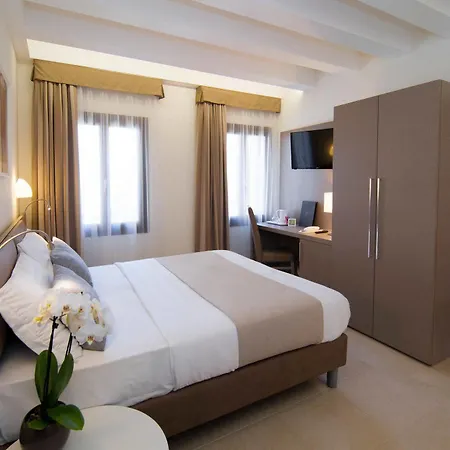 Otel Leone 3*