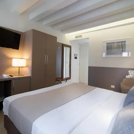 Leone Otel 3*