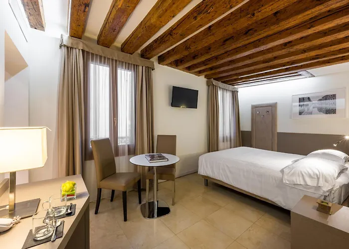 Leone Hotel 3*