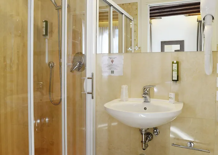 Leone Hotel